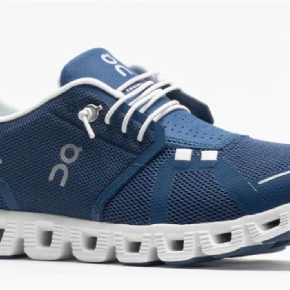 WOMEN'S CLOUD 5 SHOE
